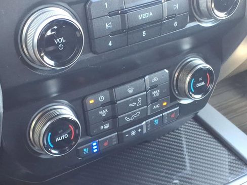 Used 2019 Ford F150 Raptor w/ Equipment Group 802A Luxury AWD/4WD image 27