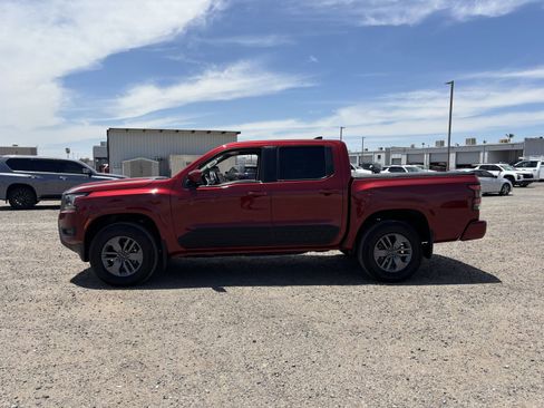 Certified 2025 Nissan Frontier SV AWD/4WD image 3