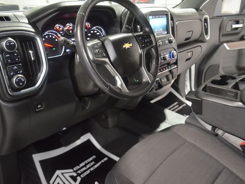 Used 2021 Chevrolet Silverado 1500 LT image 12