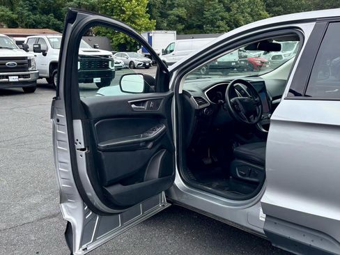 Used 2021 Ford Edge SE FWD image 14