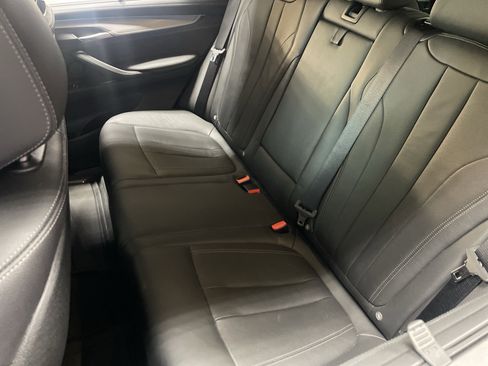 Used 2018 BMW X5 xDrive50i w/ M Sport Package AWD/4WD image 10