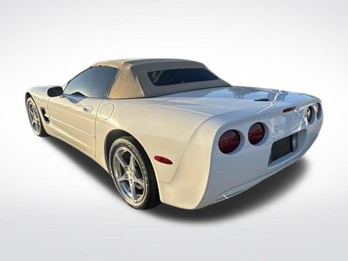 Used 2001 Chevrolet Corvette Convertible w/ Preferred Equipment Group2 RWD image 7