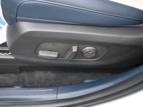 New 2026 Kia Carnival EX FWD image 12