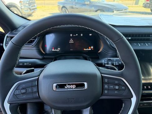 New 2026 Jeep Grand Cherokee Limited w/ Limited Altitude Package AWD/4WD image 14
