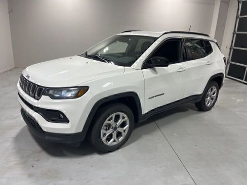 New 2026 Jeep Compass Latitude image 3