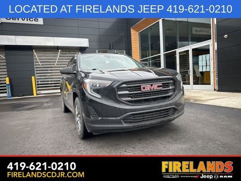 Used 2020 GMC Terrain SLE w/ Driver Convenience Package image 2