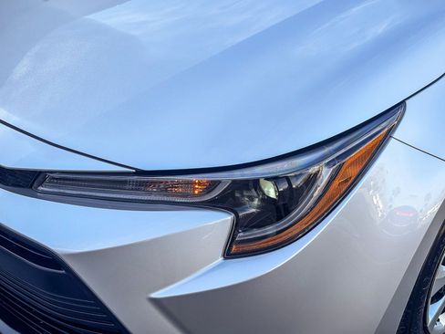 Certified 2025 Toyota Corolla LE image 9
