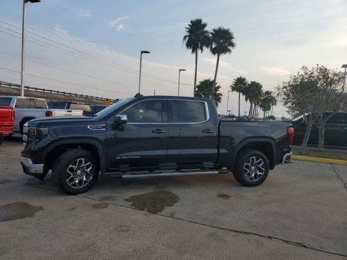 New 2026 GMC Sierra 1500 SLE image 4