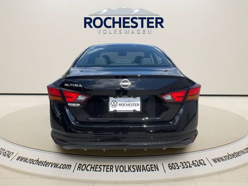 Used 2024 Nissan Altima 2.5 S FWD image 5