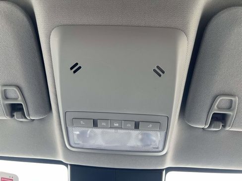 Used 2020 Chevrolet Trax LT w/ LT Convenience Package FWD image 30
