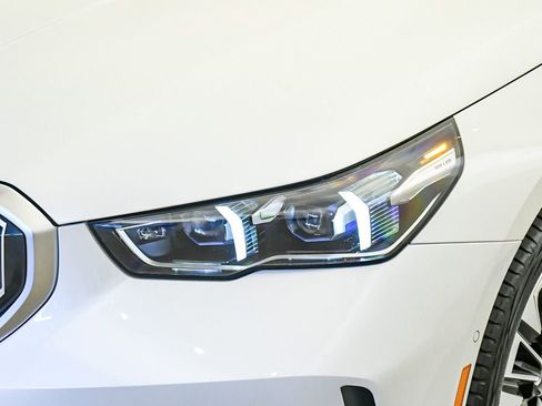 Used 2026 BMW 530i RWD image 9