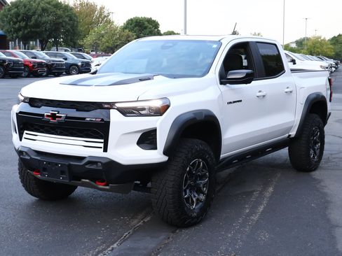 Used 2026 Chevrolet Colorado ZR2 w/ Technology Package AWD/4WD image 35