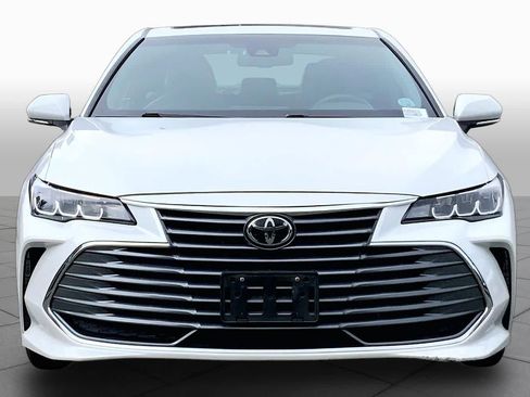 Used 2019 Toyota Avalon XLE w/ Moonroof Package FWD image 4