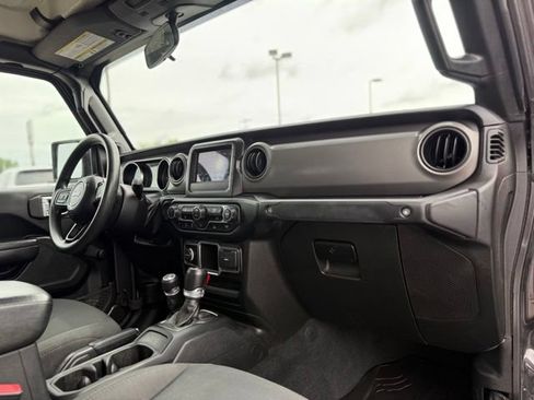 Used 2022 Jeep Gladiator Sport AWD/4WD image 14