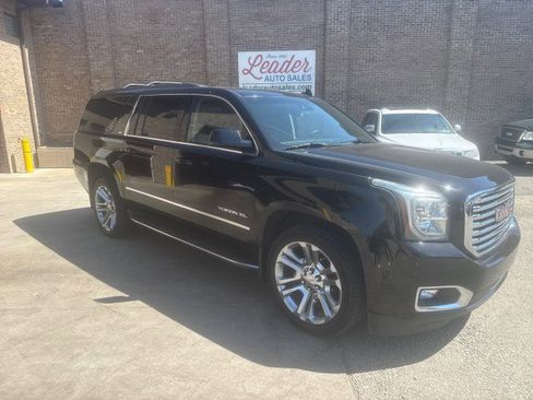Used 2017 GMC Yukon XL SLT w/ Premium Edition AWD/4WD image 7