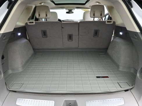 Used 2017 Cadillac XT5 Luxury w/ Driver Awareness Package FWD image 9
