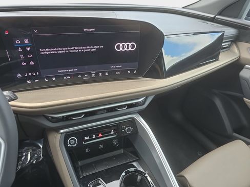 Certified 2025 Audi Q5 Premium Plus w/ Premium Plus AWD/4WD image 15