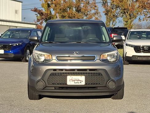 Used 2016 Kia Soul Base image 2