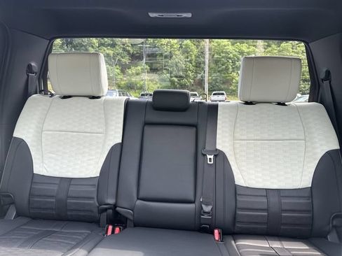 Used 2024 Toyota Tundra Capstone AWD/4WD image 28