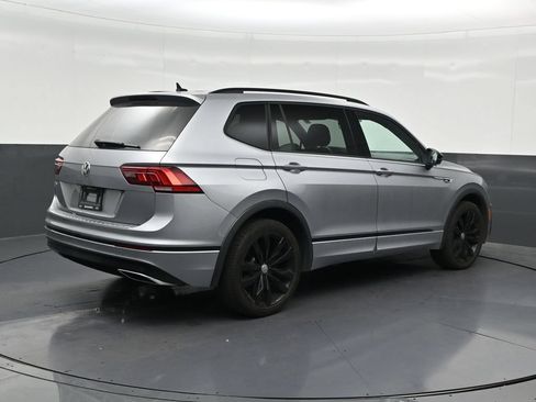 Used 2021 Volkswagen Tiguan SE R-Line FWD image 5