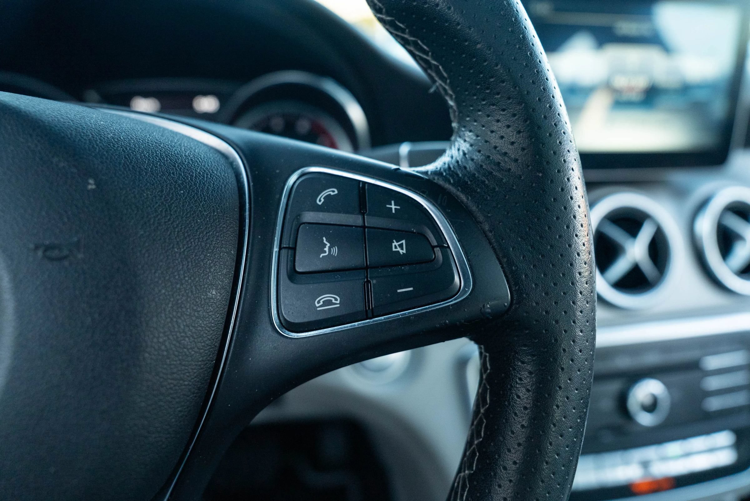 Used 2018 Mercedes-Benz CLA 250 4MATIC image 26