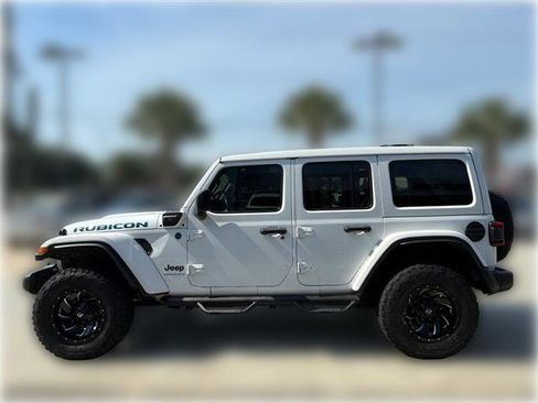 Used 2023 Jeep Wrangler Unlimited Rubicon 4xe w/ Cold Weather Group AWD/4WD image 5