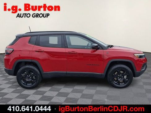 Used 2024 Jeep Compass Trailhawk w/ Trailhawk Elite Group AWD/4WD image 7