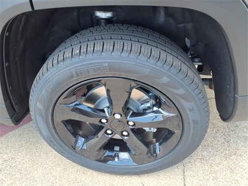 New 2025 Jeep Grand Cherokee L Limited w/ Black Appearance Package image 21