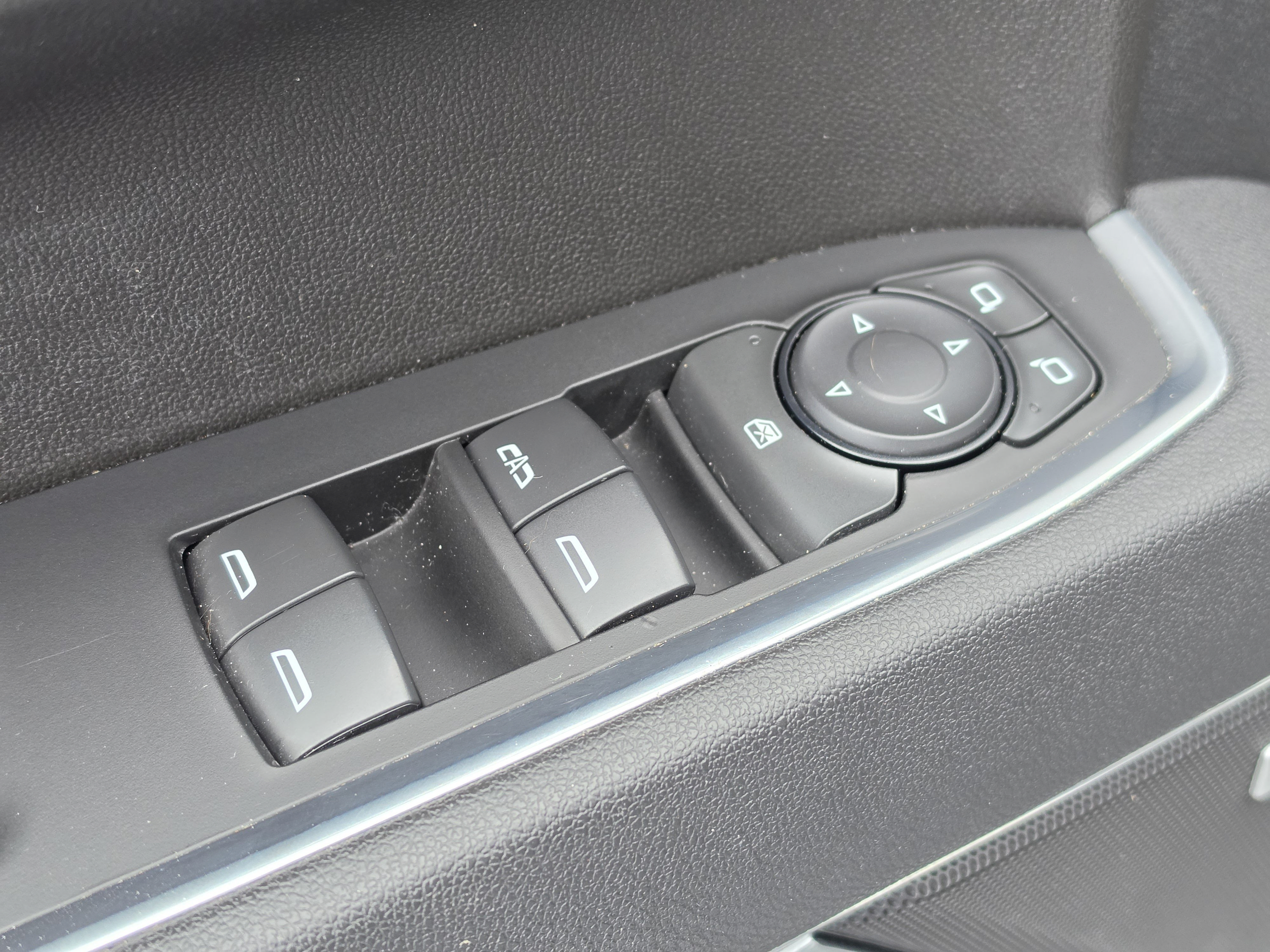 Used 2025 Chevrolet Silverado 1500 RST AWD/4WD image 25