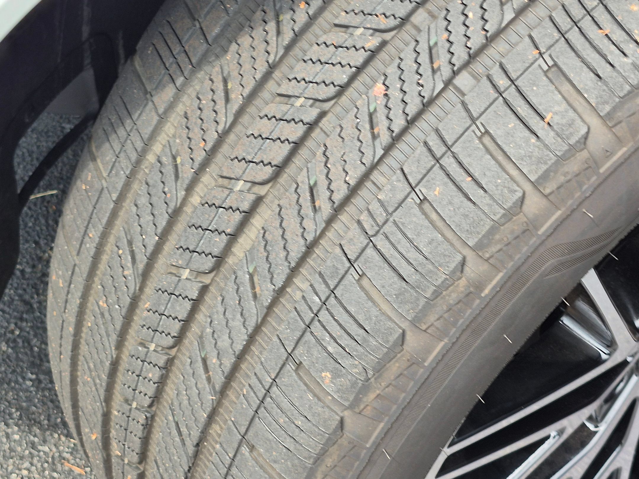 Certified 2026 Porsche Cayenne AWD/4WD image 38