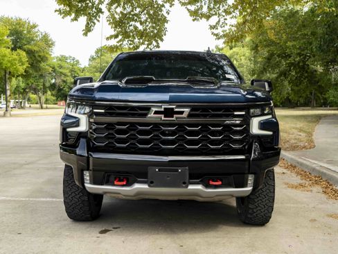 Used 2022 Chevrolet Silverado 1500 ZR2 w/ Technology Package AWD/4WD image 3