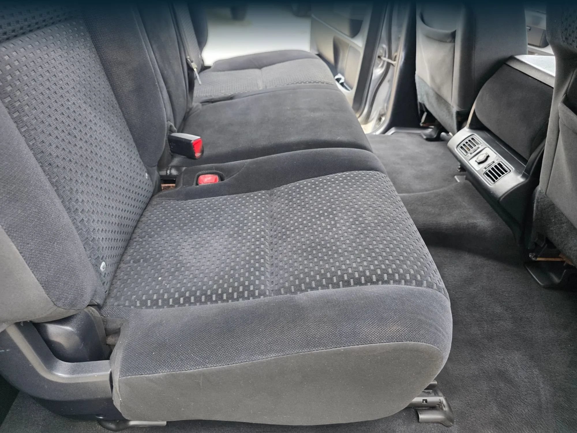 Used 2010 Toyota Tundra 2WD CrewMax w/ Tow Pkg image 32