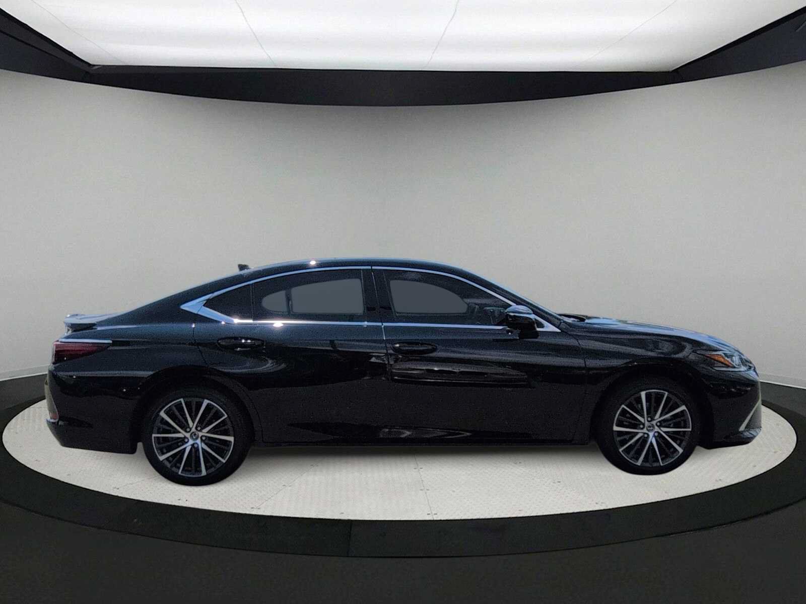 Used 2024 Lexus ES 350 w/ Premium Package FWD image 9