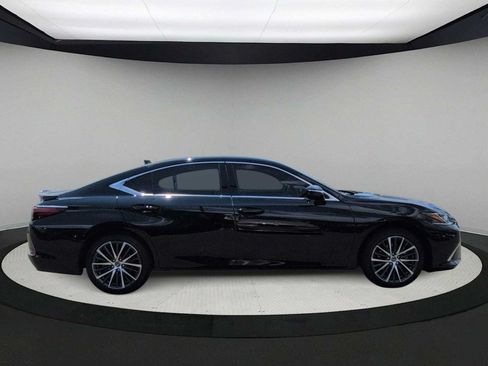 Used 2024 Lexus ES 350 w/ Premium Package FWD image 9