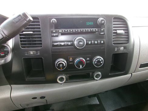 Used 2011 Chevrolet Silverado 3500 W/T w/ Snow Plow Prep Package AWD/4WD image 21