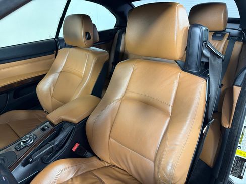 Used 2012 BMW 335i Convertible w/ M Sport Pkg image 22