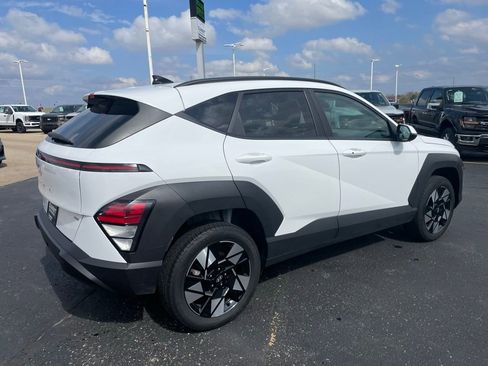 Used 2025 Hyundai Kona SEL image 4