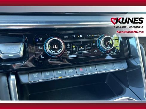New 2026 GMC Sierra 2500 Denali Ultimate w/ LPO, Black Badging Package AWD/4WD image 27