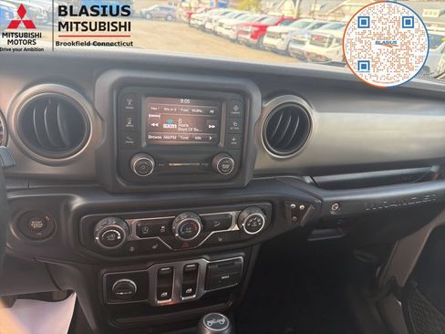Used 2020 Jeep Wrangler Sport AWD/4WD image 23