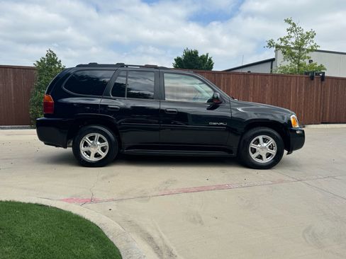 Used 2005 GMC Envoy Denali RWD image 2