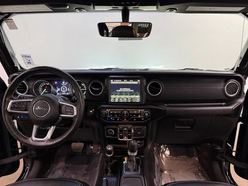 Used 2022 Jeep Wrangler Unlimited Sahara w/ Cold Weather Group AWD/4WD image 11