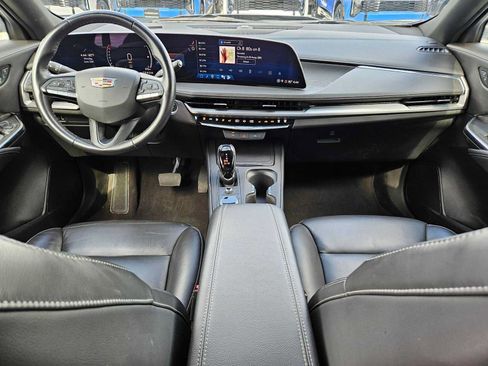Used 2024 Cadillac XT4 Premium Luxury FWD image 9