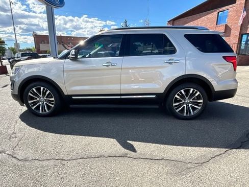 Used 2017 Ford Explorer Platinum AWD/4WD image 7