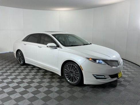 Used 2016 Lincoln MKZ Base w/ Equipment Group 300A Reserve image 3