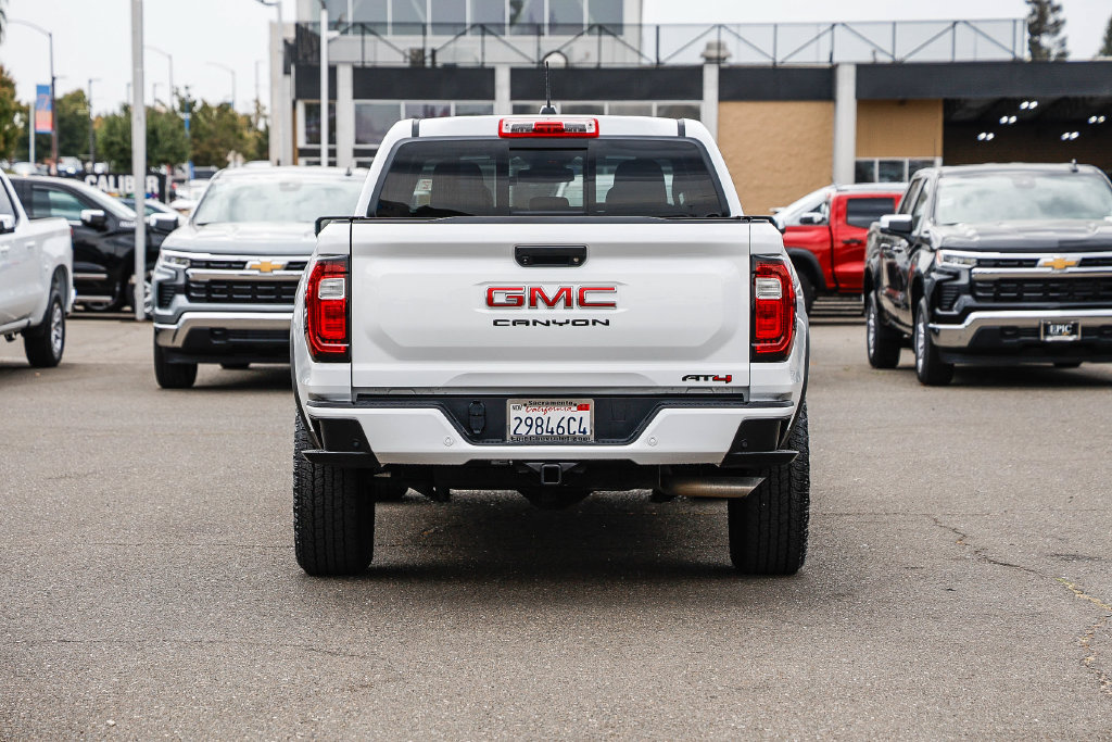Used 2024 GMC Canyon AT4 w/ AT4 Premium Package AWD/4WD image 3