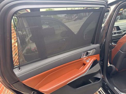 Used 2022 BMW X7 xDrive40i w/ M Sport Package AWD/4WD image 25
