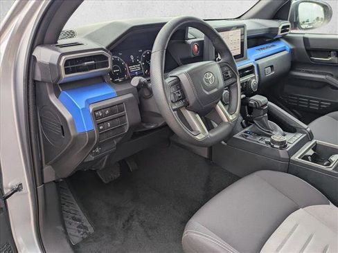 Used 2025 Toyota Tacoma TRD Off-Road AWD/4WD image 9