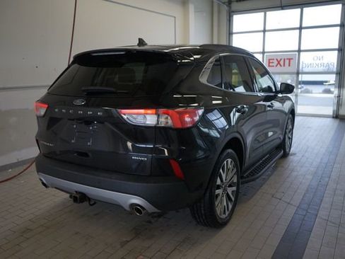 Certified 2022 Ford Escape Titanium w/ Class II Trailer Tow Package image 16