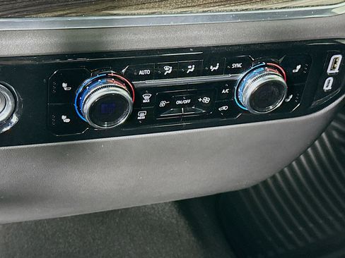 Used 2024 GMC Sierra 1500 Elevation image 23