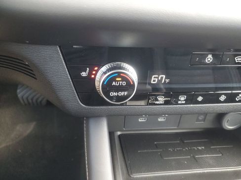New 2026 Mitsubishi Outlander LE AWD/4WD image 27